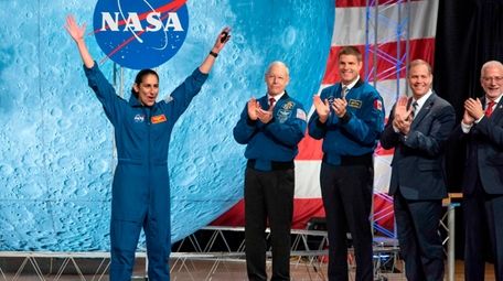 Li S Jasmin Moghbeli Is A Newly Minted Astronaut What S Next Walking On The Moon Newsday