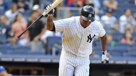 andruw jones disappointed himself roster doesn make newsday popped bat tosses he his after