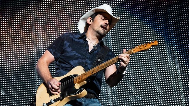 Brad Paisley performs at Ameris Bank Amphitheatre on