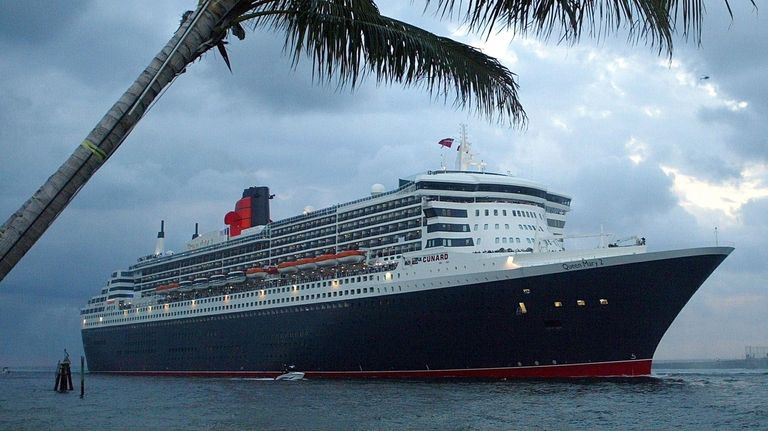 The Queen Mary 2, the largest luxury ocean