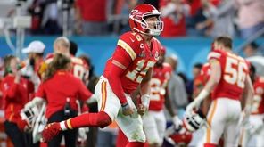 Mahomes threw two fourth-quarter touchdown passes in a