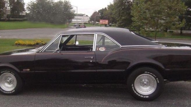 THE CAR AND ITS OWNER 1967 Oldsmobile 442