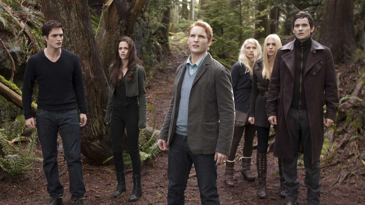 Twilight Saga Breaking Dawn Part 2 Review Last Gleaming Pumps Life Into The Series Newsday