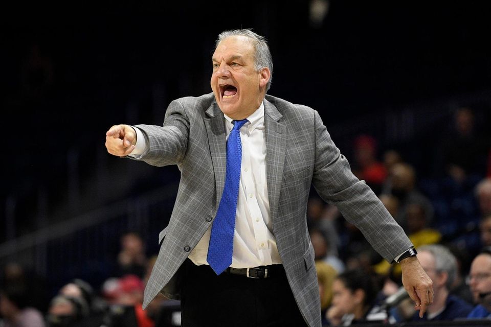 Hofstra coach Joe Mihalich points during the second