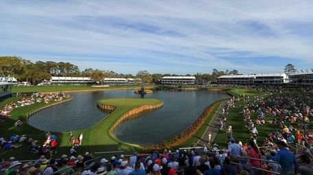 General view of the 17th hole during the