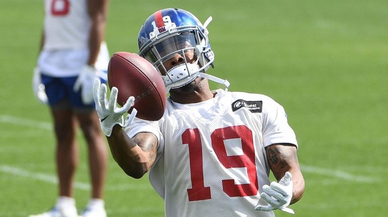 Giants wide receiver Corey Coleman makes a one-handed
