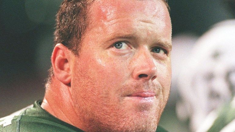 Jets offensive lineman Jumbo Elliott on the sidelines
