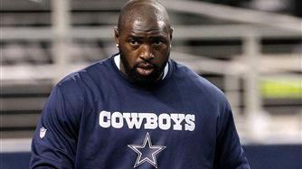 Dallas Cowboys nose tackle Jay Ratliff before a
