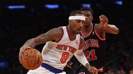 J.R. Smith #8 of the New York Knicks