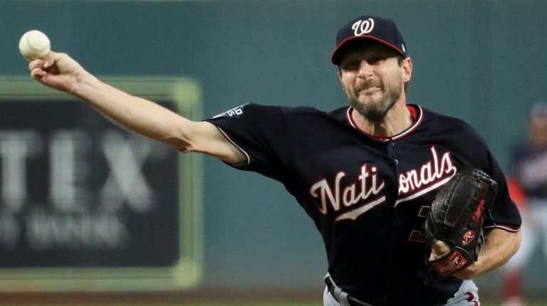 Washington Nationals starting pitcher Max Scherzer throws against