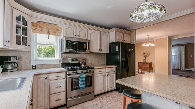 The home a spacious eat-in-kitchen.