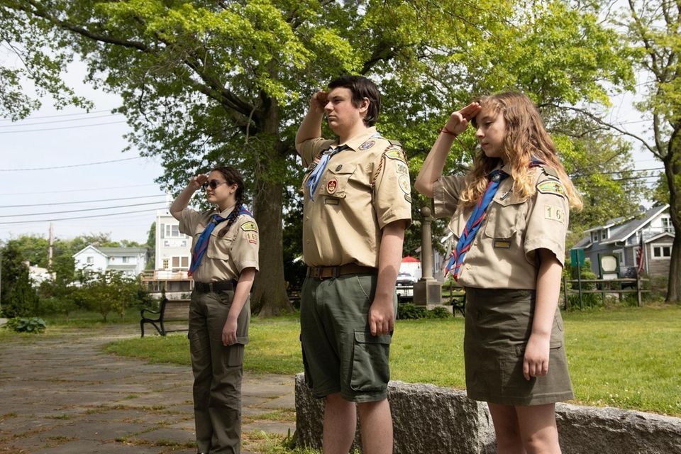 (l-r) Amelia Walkoff, 13, of Scout Troop 163,