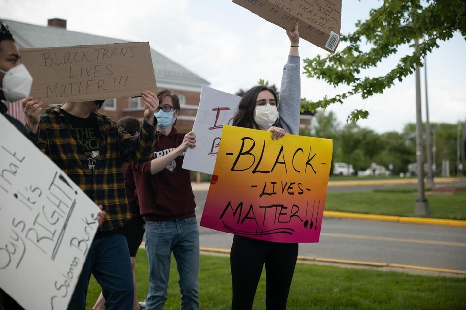 People protest in front of Babylon Town Hall