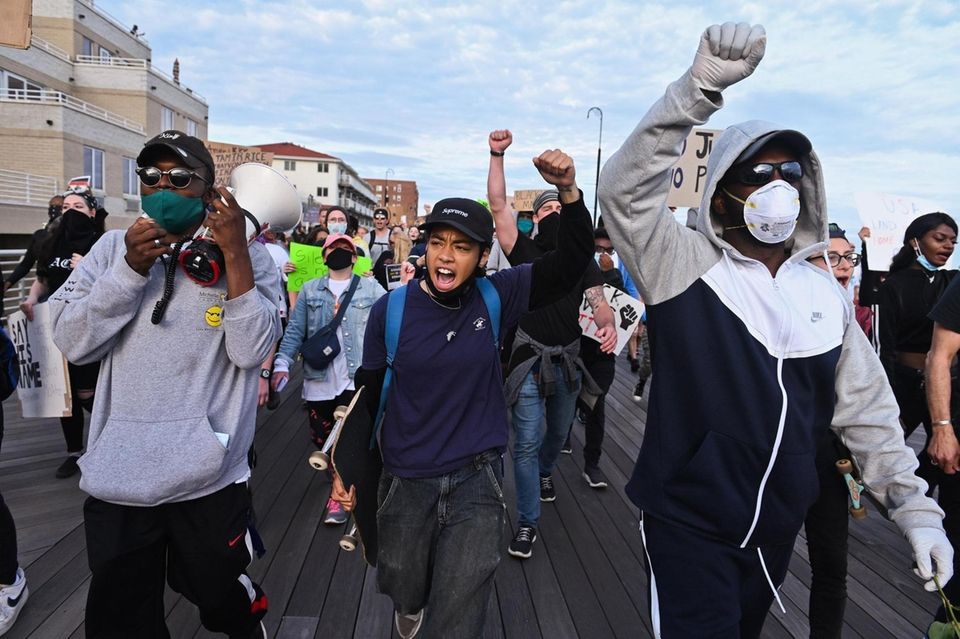 James Hodge, of Long Beach, Jada Cooper, of