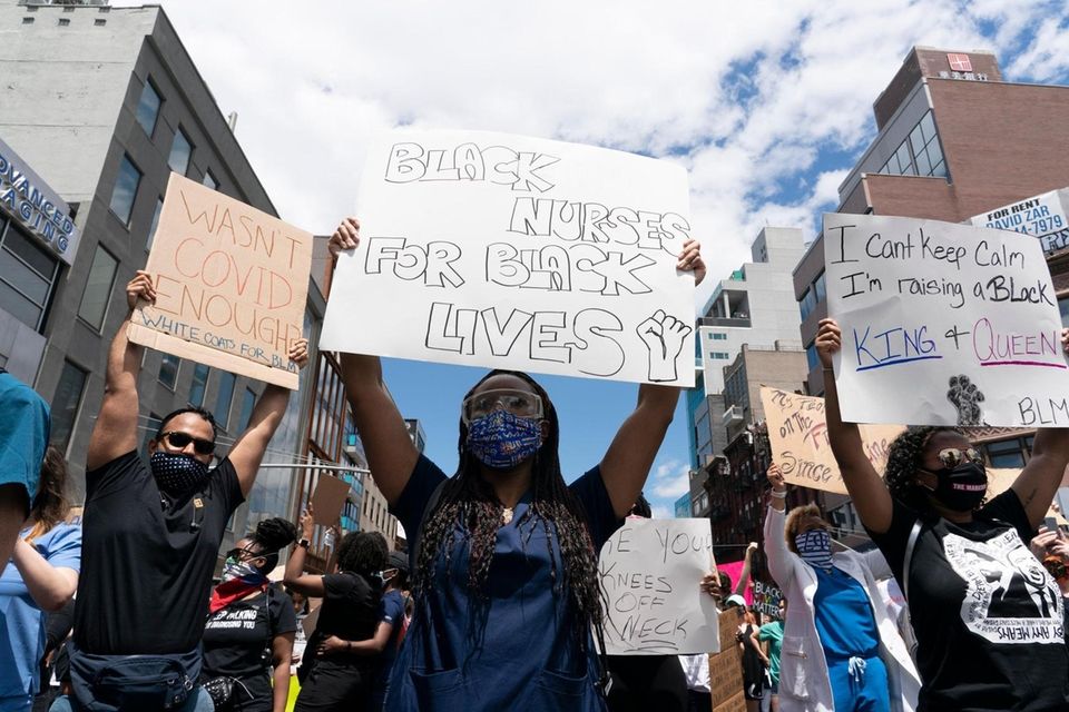 Nurses and other medical workers demand justice for