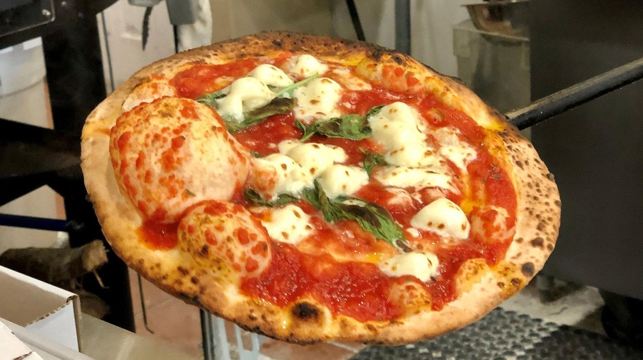 103 Bambino S Pizzeria Replaces Brunetti In Westhampton Beach Newsday - bich lasagna roblox id read desc