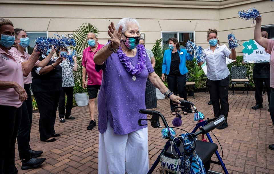 90 year-old Gita Shorr is welcomed back home