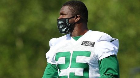 Frank Gore of the New York Jets looks