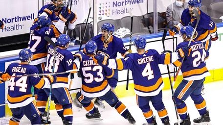 Islanders news