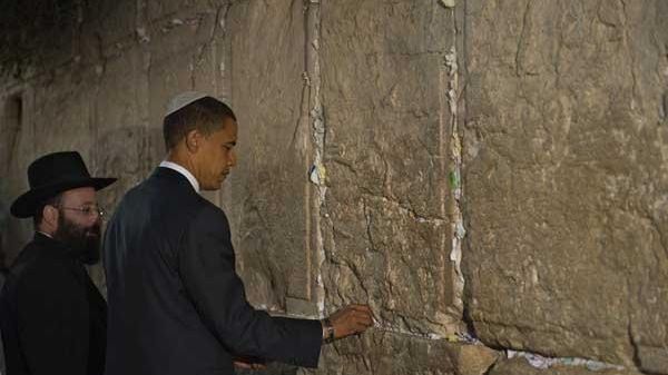 Obama composes a hand-written prayer on the Western