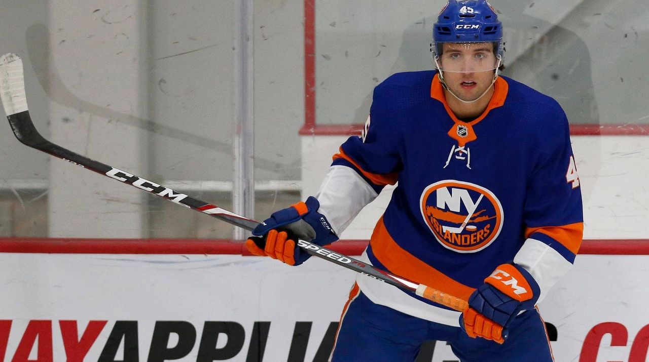 Islanders Add Austin Czarnik Bring Back Grant Hutton Newsday