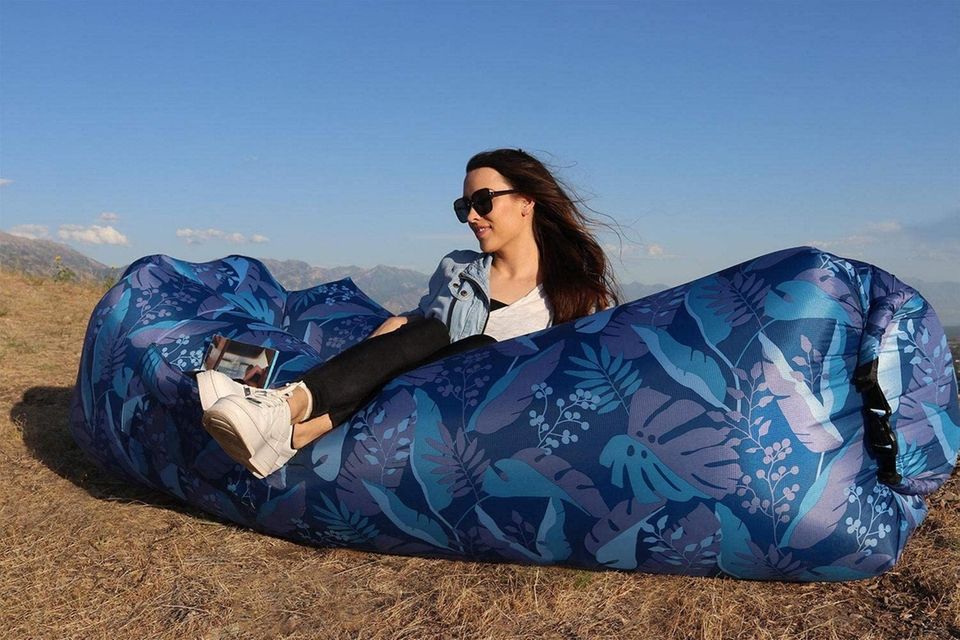 This lazy lounger with a carrying case is