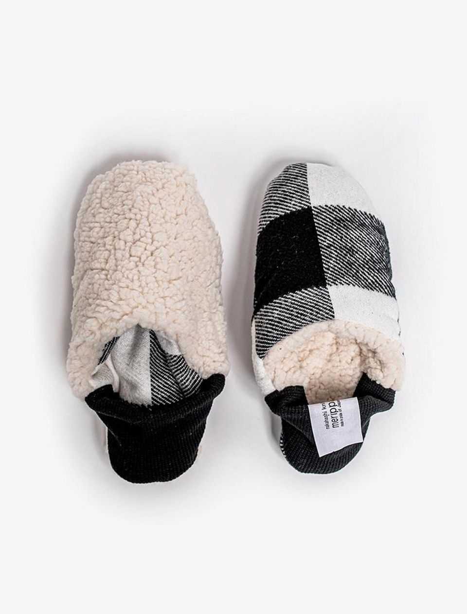 These cozy and reversible Merippa house shoes are