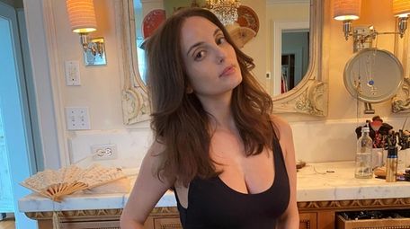 Alexa Ray Joel previewed a new song about