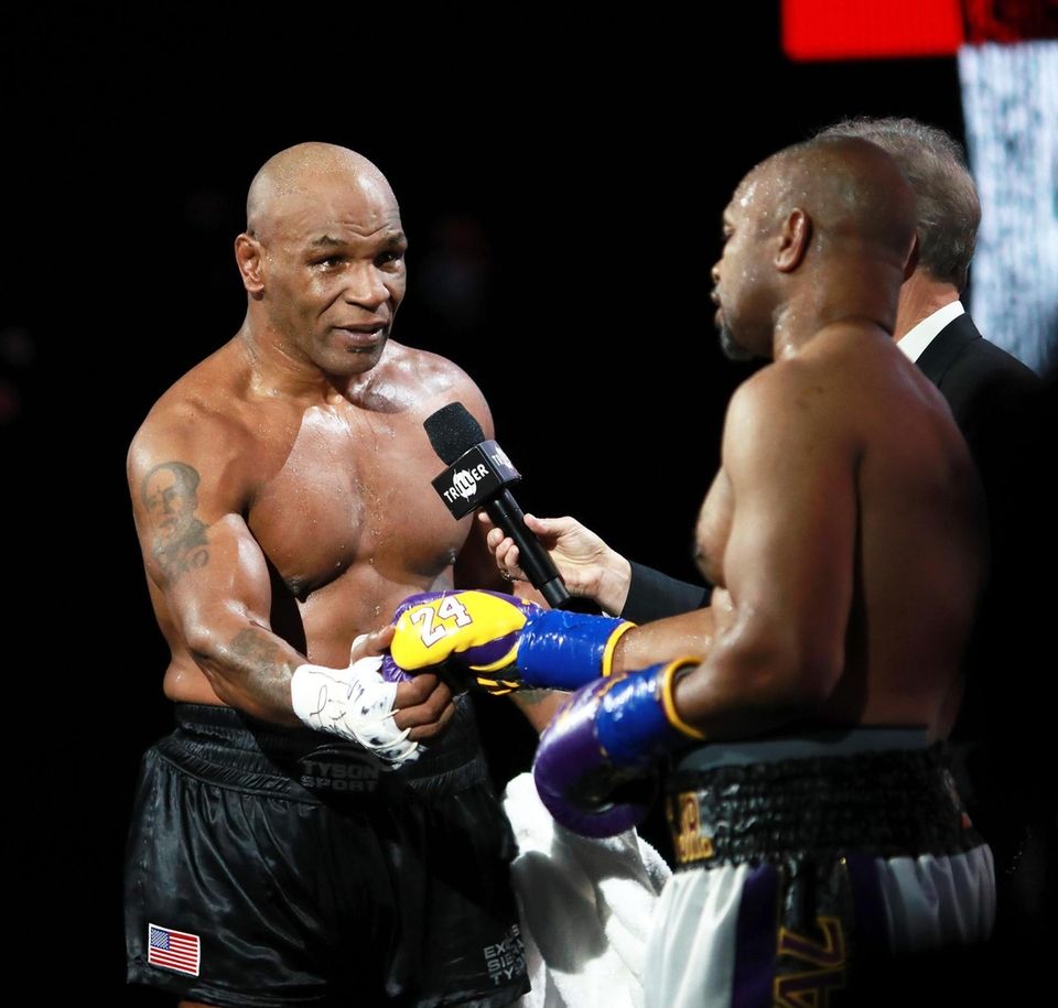 LOS ANGELES, CALIFORNIA - NOVEMBER 28: Mike Tyson