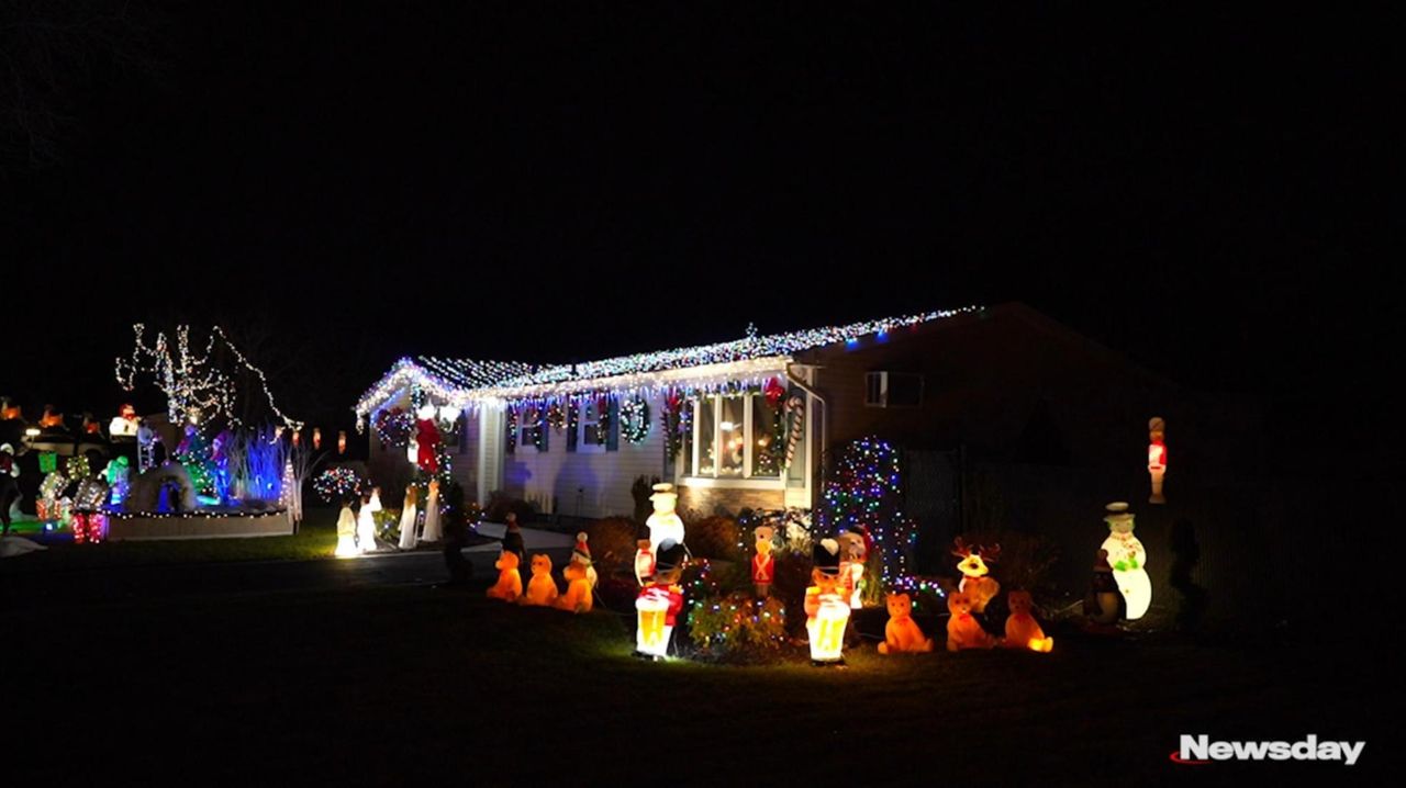 Long Island Houses Christmas Lights 2022 Home For The Holidays: Find Long Island's Merriest Displays | Newsday