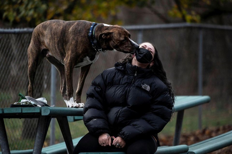 Bridgett Whiteside of Port Washington gets a kiss