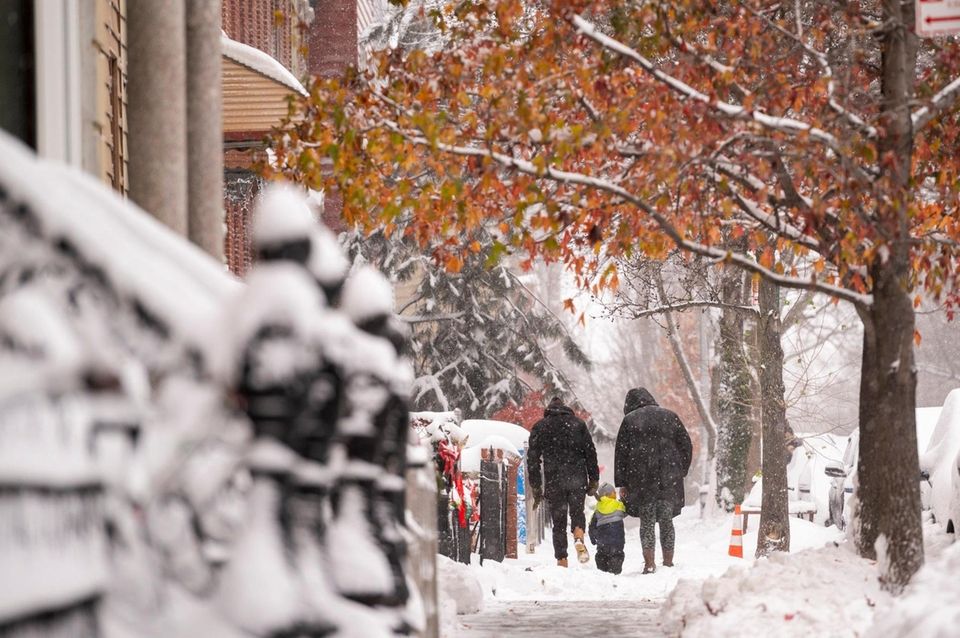 The snowy streets of Greenpont, Brookyln as the
