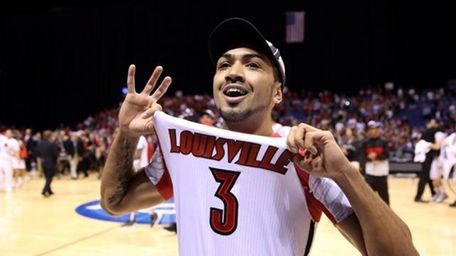Peyton Siva #3 of the Louisville Cardinals