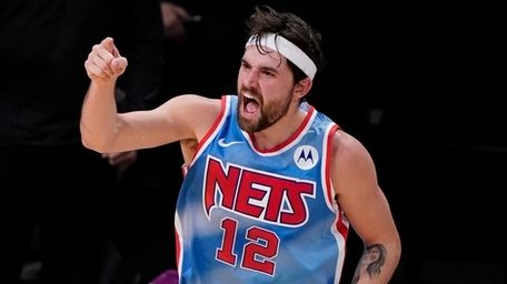 Three-point threat Joe Harris thriving in new role off the Nets' bench |  Newsday