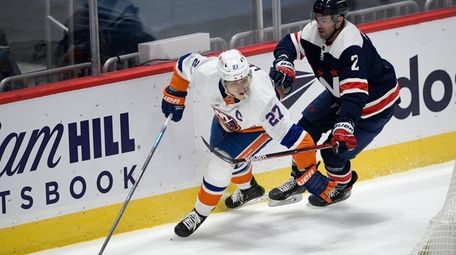 New York Islanders left wing Anders Lee (27)