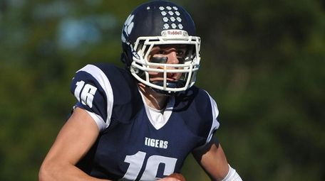 Stony Brook Football Signs Three Top Long Islanders Newsday