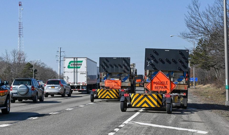 Pothole repairs along the westbound LIE between exits