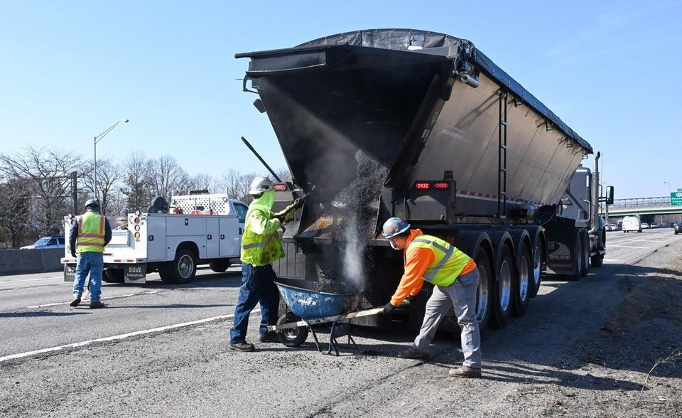 Pothole repairs along the westbound LIE between exits