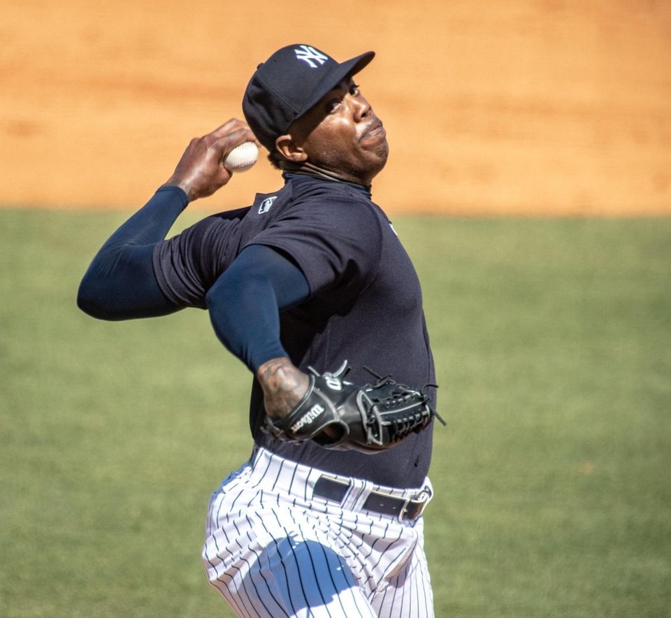 New York Yankees' pitcher Aroldis Chapman throwing in