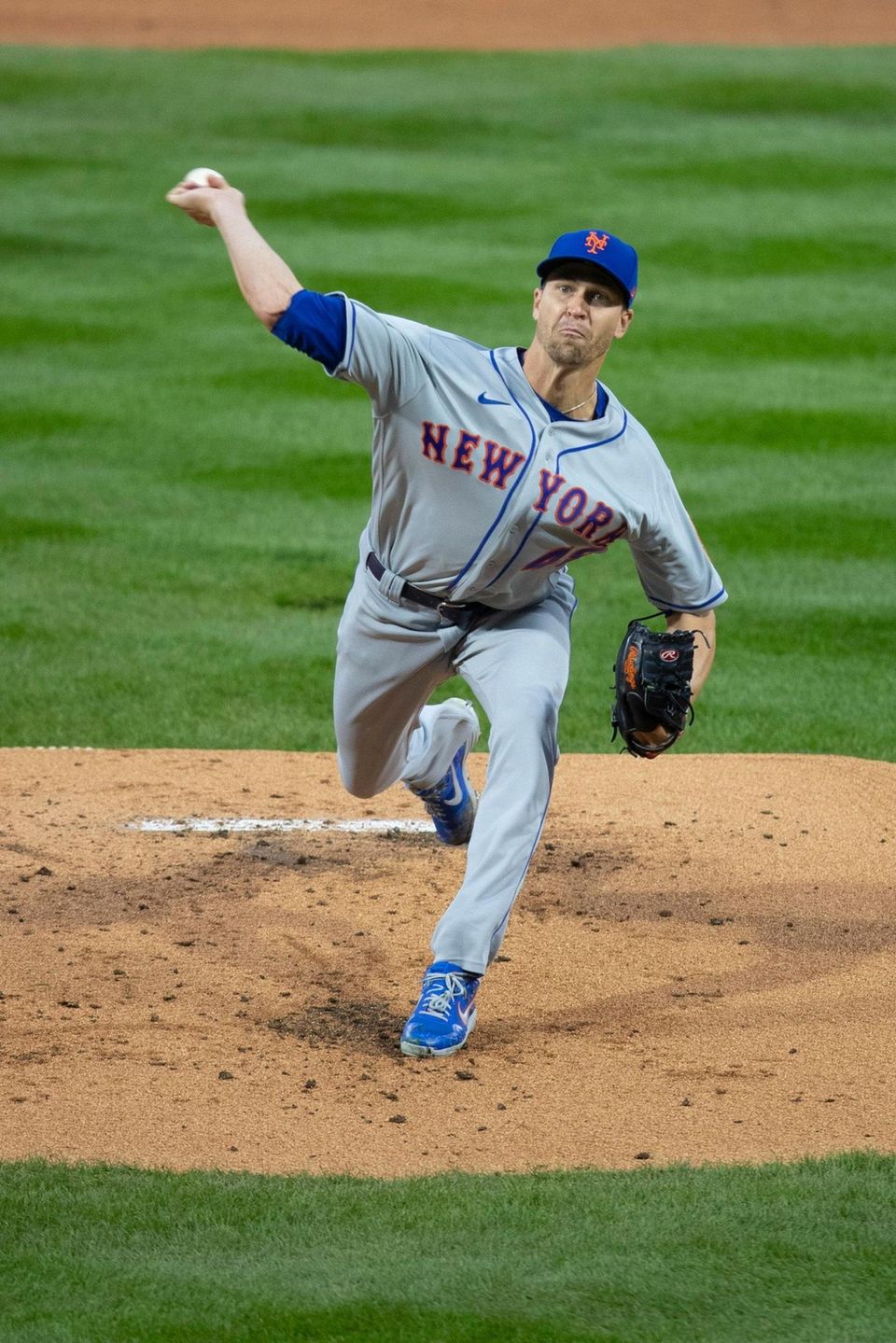PHILADELPHIA, PA - APRIL 05: Jacob deGrom #48