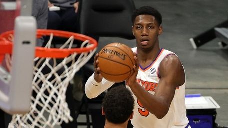 RJ Barrett #9 of the Knicks takes a