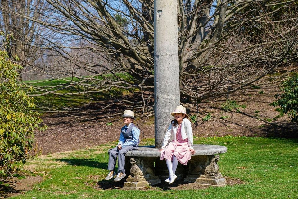 Xavier Crespo 6 (l) and sister Sofia 8