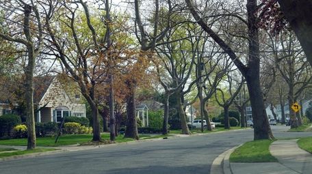 Homes in Hewlett