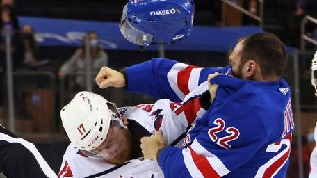 Rangers' Anthony Bitetto (22) and Washington Capitals' Michael