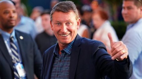 Wayne Gretzky attends the quarterfinals of the U.S.