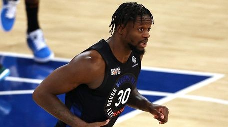 The Knicks' Julius Randle celebrates his shot in
