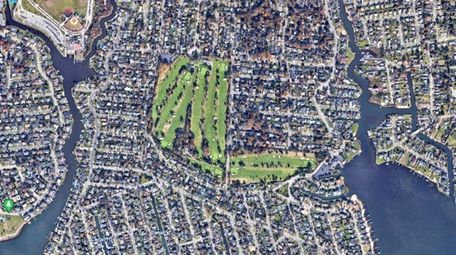 Google Earth view of the Peninsula Golf Course