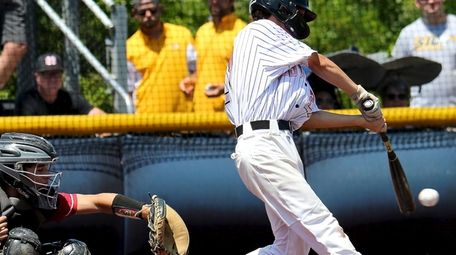 Mt. Sinai's Benjamin Franquiz drives a single through