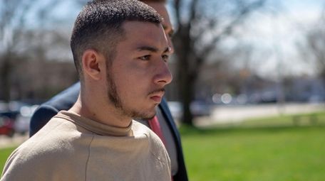 Elmer Gutierrez arrives at the Nassau County Courthouse