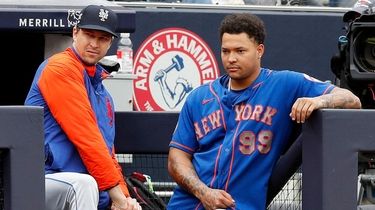 Jacob deGrom and Taijuan Walker of the Mets